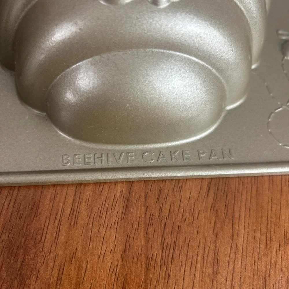 Nordic Ware Beehive Cake Pan 10 Cup